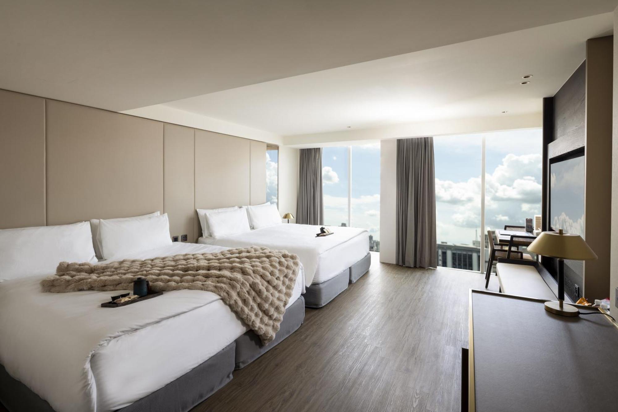 Voyage Kaohsiung By Cosmos Oasis Hotel Exterior photo