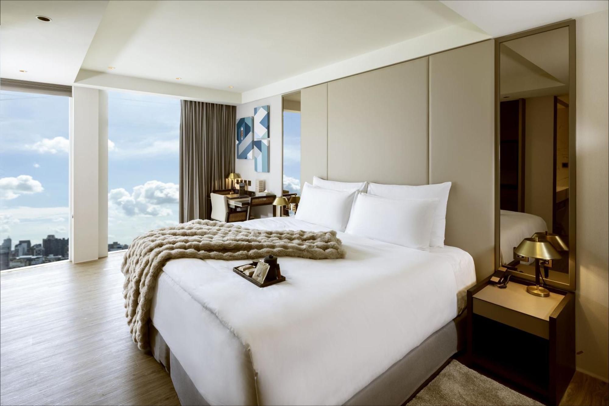 Voyage Kaohsiung By Cosmos Oasis Hotel Exterior photo