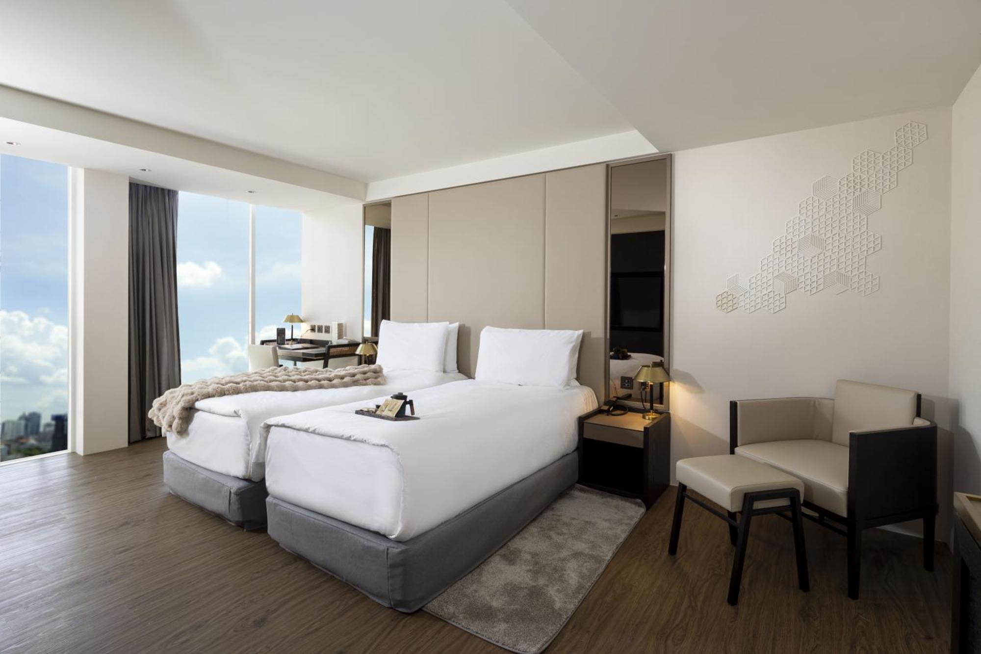 Voyage Kaohsiung By Cosmos Oasis Hotel Exterior photo